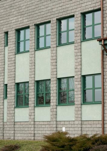 Puławska Szkoła Wyższa - stolarka okienno-drzwiowa z aluminium