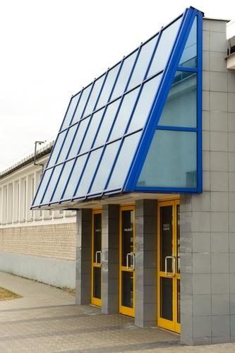 Z.A. „Puławy” SA – drzwi aluminiowe wahadłowe oraz fasada aluminiowa